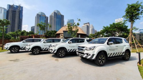 Mewahnya Diler Mobil Baru di Mampang