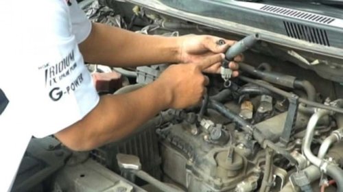 Busi Mobil Basah? Ini Penyebab dan Solusi Tepatnya