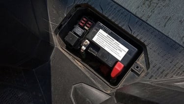 Waspada Salah Pilih Aki Motor, Ini Bedanya Aki Kering dan Aki Basah