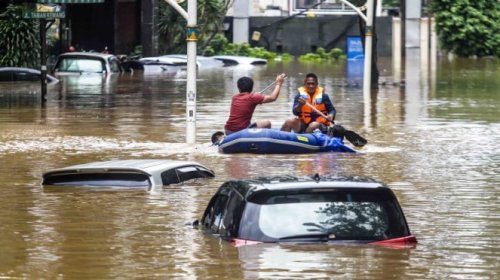 Cara Cek Mesin Mobil Kebanjiran agar Aman Klaim Asuransi