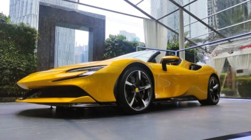 Terpopuler: Sedan Mewah Murah, Yaris Bekas dan Mobil Hybrid Kencang