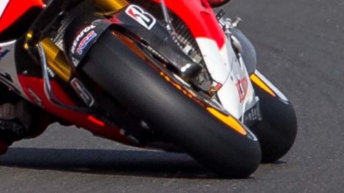 Ducati, MotoGP, Apakah Kesuksesan Ducati di Superbike Membantu Peralihan Ban Pirelli di MotoGP 2027?