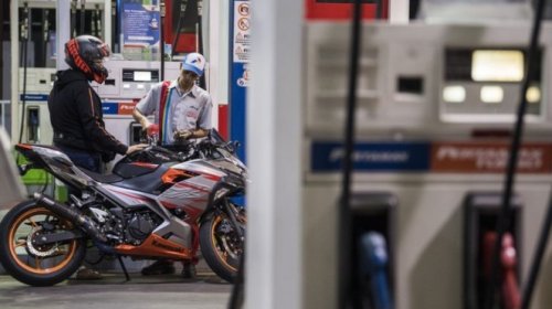 Jangan Asal Penuh, Ini Bahaya Isi Bensin Sampai Tumpah
