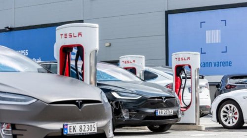 Tesla Kehabisan Karyawan Terbaik? Ini Alasannya