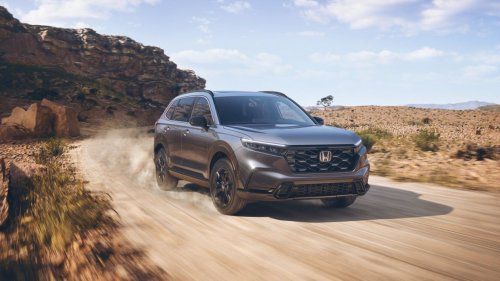 Deretan Mobil Terbaik untuk Lansia 2026: Nyaman, Aman, dan Mudah Dikendarai