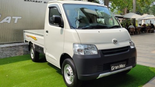 Harga Terbaru Mobil Pikap Andalan UMKM: New Carry vs Hilux Rangga vs Gran Max