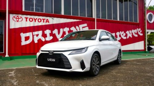 Toyota, Daftar Lengkap Mobil Sedan Toyota Oktober 2025: Harga Mulai Rp374 Juta!