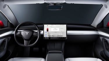 Tesla Dikabarkan Siap Tambahkan Fitur yang Dibenci Elon Musk