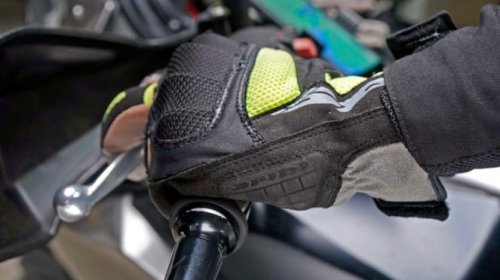 Kenali Jenis Sarung Tangan Motor Berdasarkan Level Proteksi dan Fungsinya