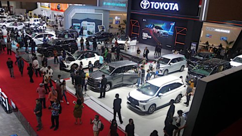 Toyota, Toyota Innova, Toyota Penguasa Mobil Hybrid di Indonesia, Kijang Innova Zenix Paling Diburu