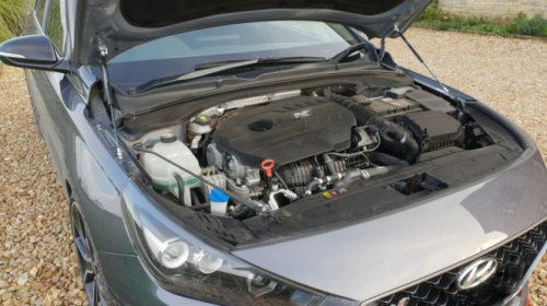 Trik 30 Detik Mengecek Mobil Bekas Ala Profesional