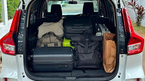 5 Barang yang Tidak Boleh Ditinggalkan di Dalam Mobil, Nomor 3 Sering Disepelekan!