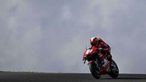 Lap Terakhir Jadi Penentu, Espargaro Sukses Tundukkan Bagnaia