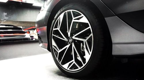 Waspada! Tekanan Angin Ban Mobil Terlalu Keras Bisa Picu Risiko Berbahaya