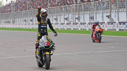 MotoGP, Marco Bezzecchi Bernapas Lega, Tak Alami Cedera Serius di MotoGP Catalunya