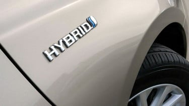 Mobil Hybrid Hemat Segini jika Harga Pertamax Naik