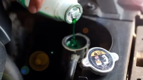 Ini Alasan Kenapa Radiator Mobil Tak Boleh Diisi Pakai Air Biasa