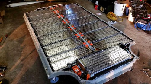 Biaya Ganti Baterai Mobil Listrik Tesla Bisa Lebih Mahal dari Harga Mobilnya