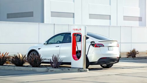 Tesla, Fitur Autopilot Tesla Kini Berbayar Bulanan