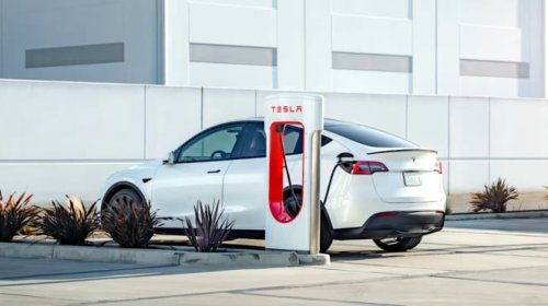 Tesla, Tesla Dikabarkan Siap Tambahkan Fitur yang Dibenci Elon Musk