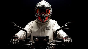 5 Barang Penting yang Wajib Dibawa Pengendara Motor, Jangan Sampai Ketinggalan di Rumah!