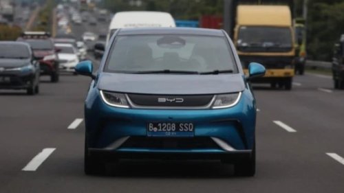 Wuling, BYD, BYD Dolphin, Komparasi Wuling BinguoEV vs BYD Dolphin: Performa, Harga, dan Fitur