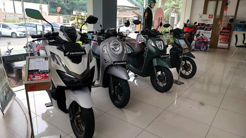Terpopuler: Pengemudi Yaris Ajak Ribut di Tol, Diskon Motor Honda, dan Motor Baru Yamaha