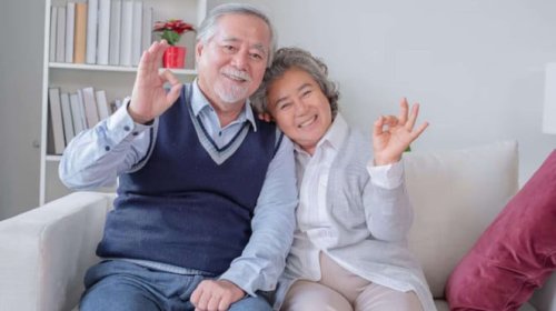 7 Tips Berkendara untuk Lansia dengan Aman dan Nyaman di Jalan Raya