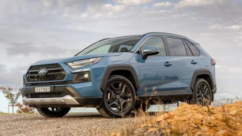 Model Mobil Toyota Ini Siap Tinggalkan Mesin Bensin, Kini Full Hybrid dan PHEV