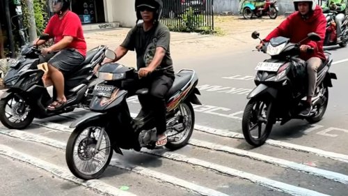 Sering Tak Disadari, Ini Bahaya Menabrak Polisi Tidur bagi Dudukan Mesin Motor