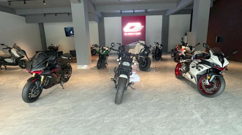 Terpopuler: Toyota Siapkan Mobil Listrik hingga Ramainya Komunitas Motor