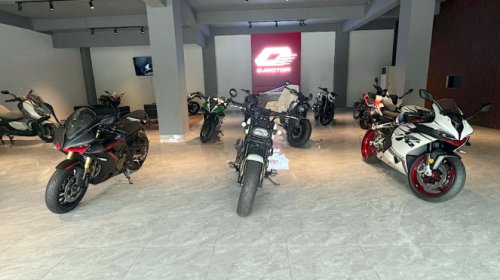 Terpopuler: Toyota Siapkan Mobil Listrik hingga Ramainya Komunitas Motor