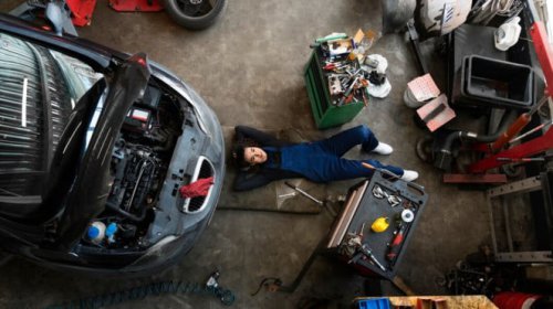 Mobil Ditahan Bengkel? Jangan Panik, Ini Hak Konsumen yang Wajib Anda Ketahui