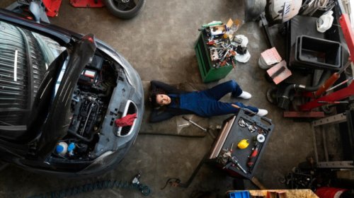Mobil Ditahan Bengkel? Jangan Panik, Ini Hak Konsumen yang Wajib Anda Ketahui