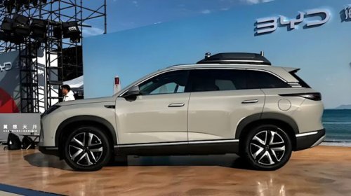 BYD, Banyak Mobil Baru BYD dan Denza yang Meluncur di GIIAS 2025