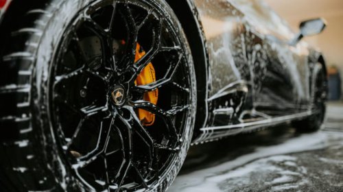 Seberapa Sering Mobil Perlu Dicuci Saat Musim Hujan? Ini Penjelasan Lengkap dan Alasannya