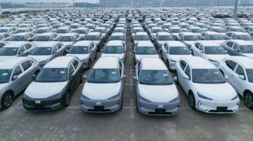 BYD, Wuling, Daftar Mobil China Paling Laku di Indonesia Tahun Ini, BYD vs Wuling