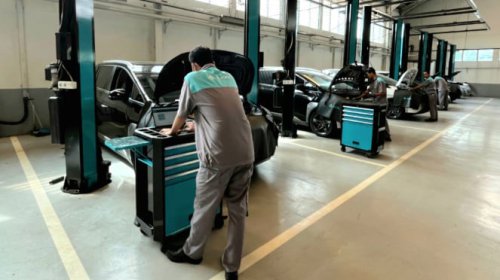 Terpopuler: Bandung Mulai Padat, Bengkel Siaga Arus Balik, Triton Versi Brutal