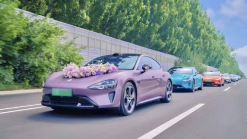 Viral Rombongan Pernikahan dengan Mobil Xiaomi SU7 Alami Kecelakaan