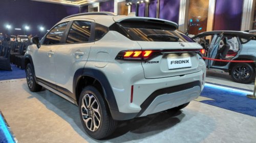 Suzuki , Suzuki Fronx, Terpopuler: Fitur Unggulan Suzuki Fronx, Motor Matik untuk Mahasiswa Baru