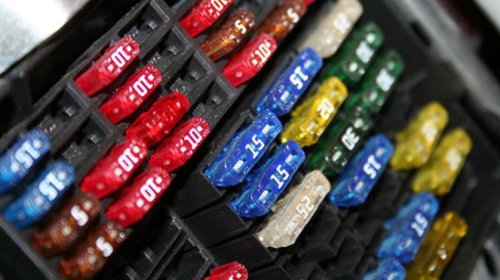 Biar Paham, Ini Arti-arti Kode Sekring Mobil