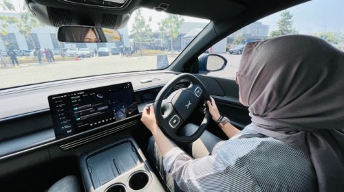Xpeng, XPeng G6, Sensasi di Balik Kemudi Xpeng G6: Parkir Jadi Urusan Sepele