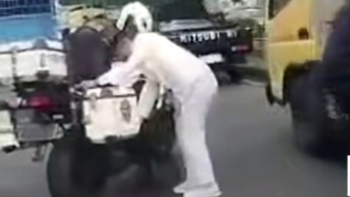 Momen Dedi Mulyadi Naik Motor Patwal Demi Terobos Macet, Warganet Soroti Hal Ini