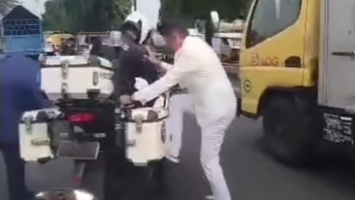 Dedi Mulyadi Kena Semprot Netizen Gara-gara Naik Motor Patwal Gak Pakai Helm