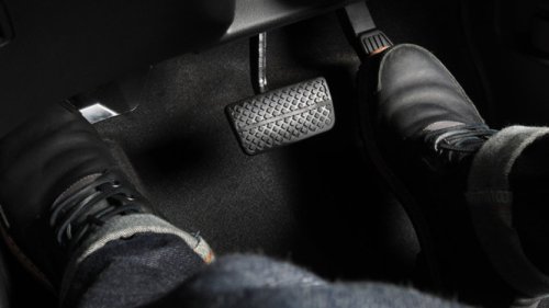 Ternyata Gara-gara Ini Pengguna Mobil Matik Gak Boleh Pakai Dua Kaki