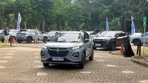 Terpopuler: Mobil Pendaki Gunung hingga Perang Harga