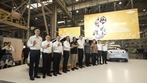 Wuling, Wuling Luncurkan Dua Mobil Listrik Sekaligus, Salah Satunya Buat Angkut Barang
