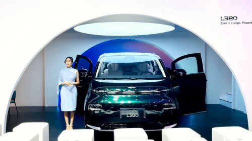 Tiga Mobil Geely Mejeng di GIIAS 2025, Ada Model Hybrid