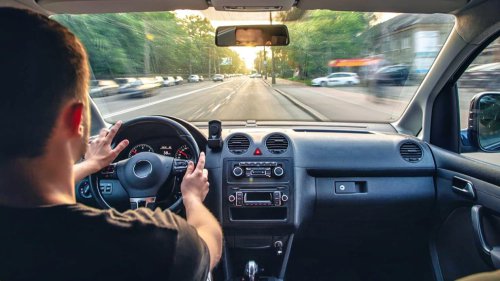 Kebiasaan Lama Pengguna Mobil yang Kini Sudah Tak Relevan di Era Modern