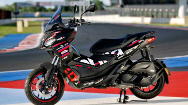 Aprilia SR GT Edisi MotoGP 2025 Mengaspal, Ini Bedanya dengan Versi Standar